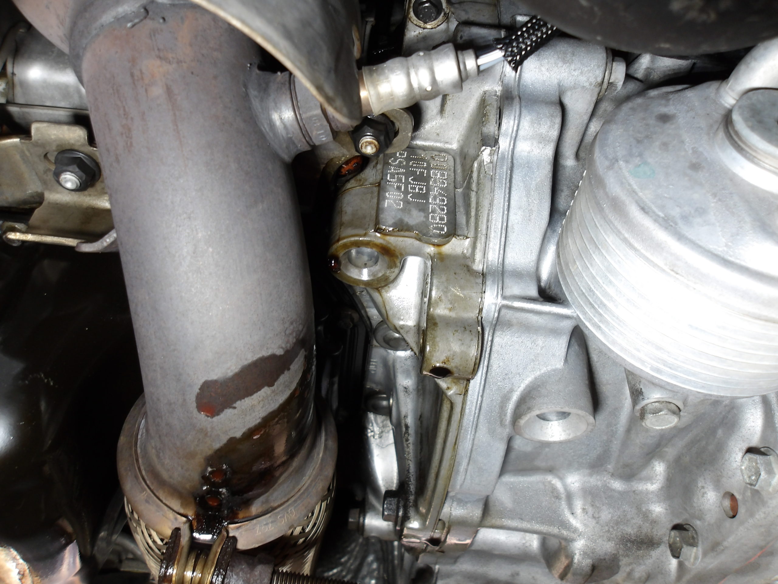 プジョー3008エンジンオイル漏れ修理